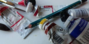 Photo of Stephen Martyn's paintbox and brushes